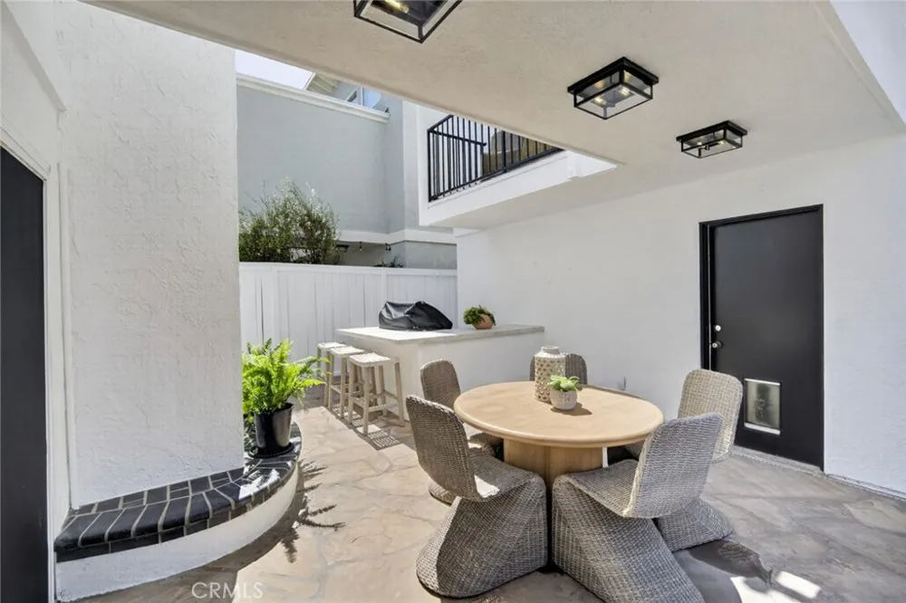 427 21st Street Huntington Beach, CA 92648