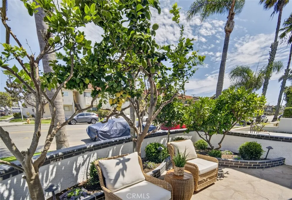427 21st Street Huntington Beach, CA 92648
