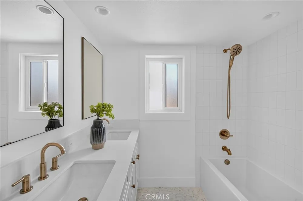 427 21st Street Huntington Beach, CA 92648