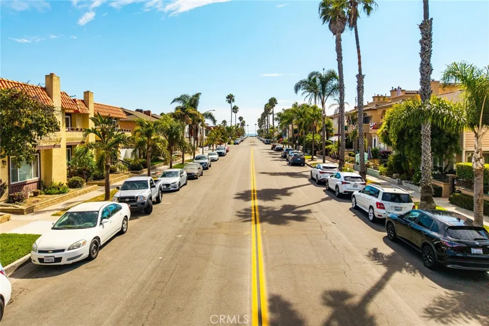 427 21st Street Huntington Beach, CA 92648