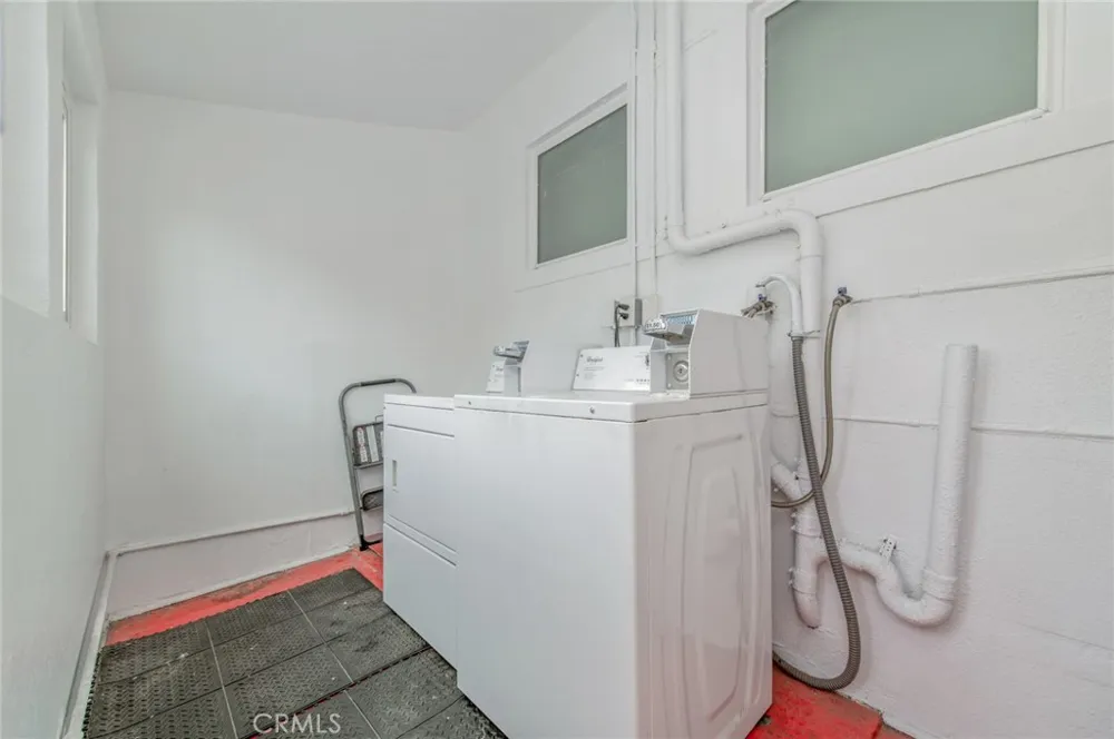 1893 Saint Louis Signal Hill, CA 90755