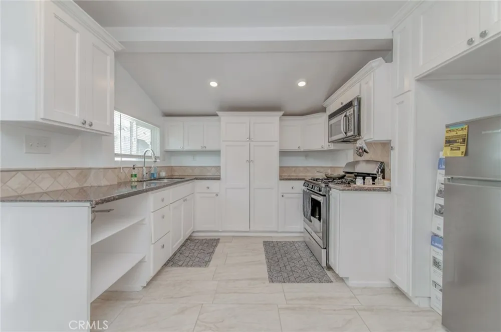 1893 Saint Louis Signal Hill, CA 90755