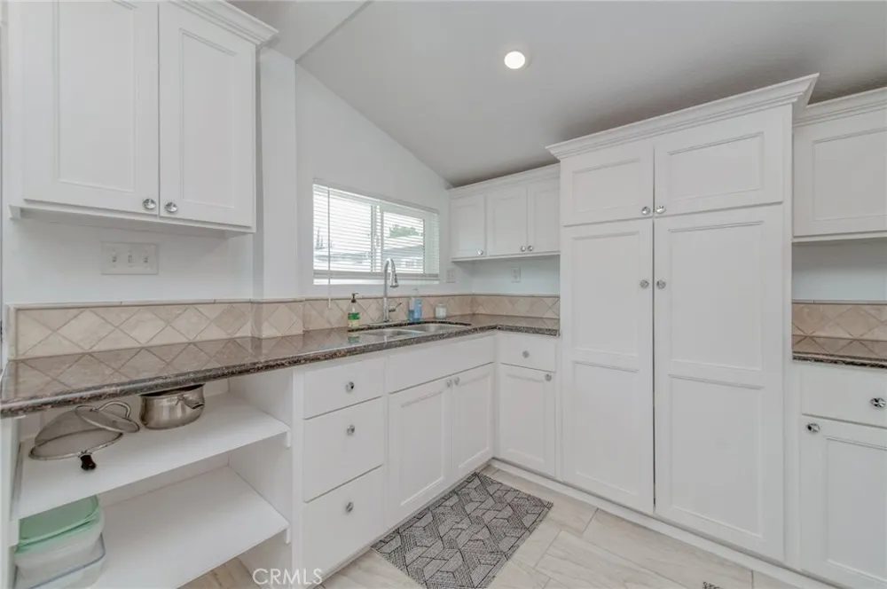 1893 Saint Louis Signal Hill, CA 90755