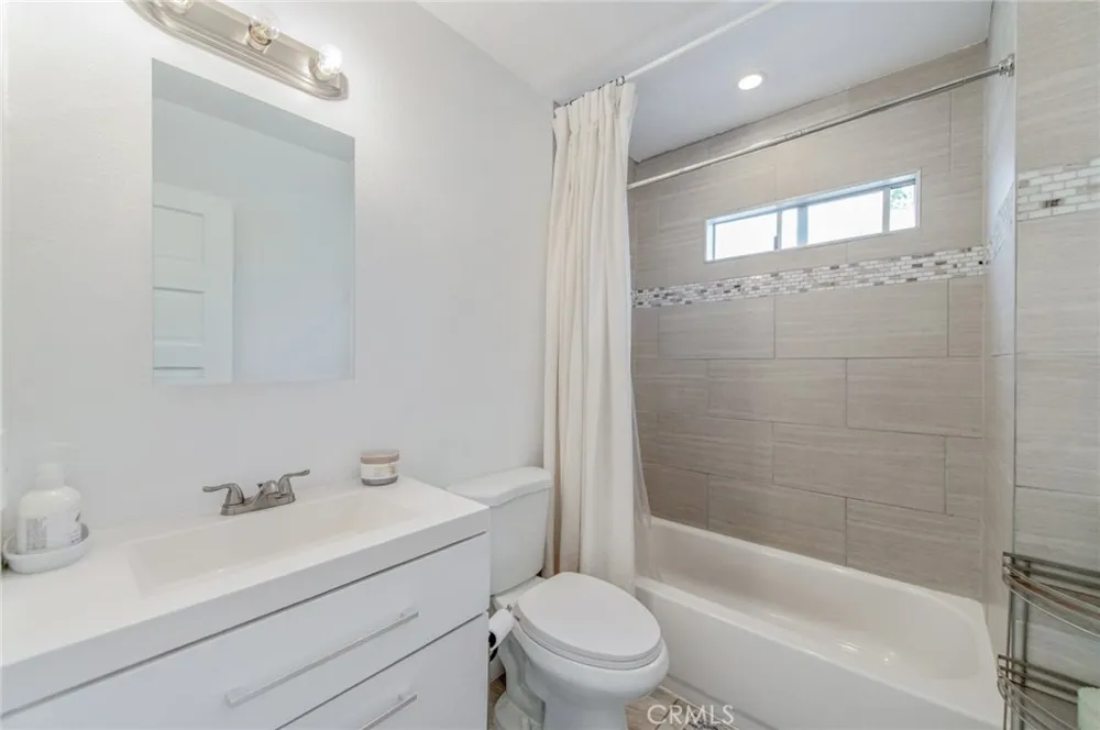 1893 Saint Louis Signal Hill, CA 90755