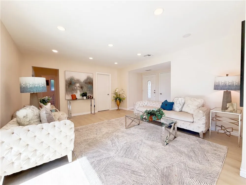 533 Geneva Claremont, CA 91711