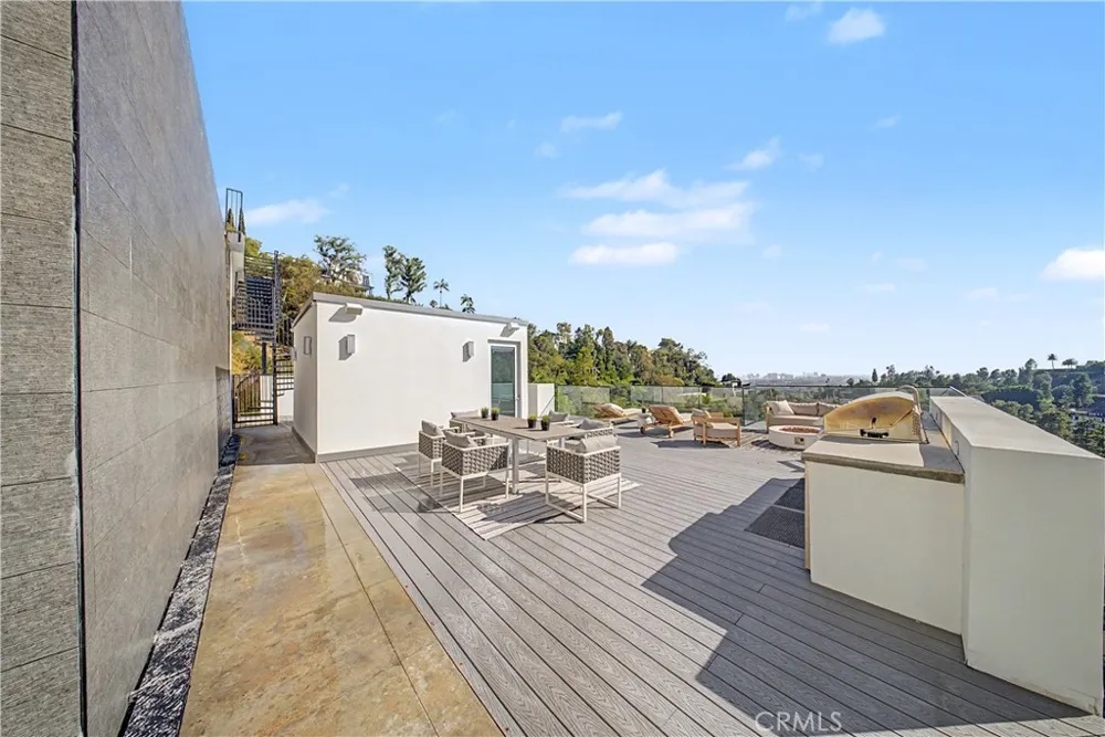 9459 Beverly Crest Beverly Hills, CA 90210