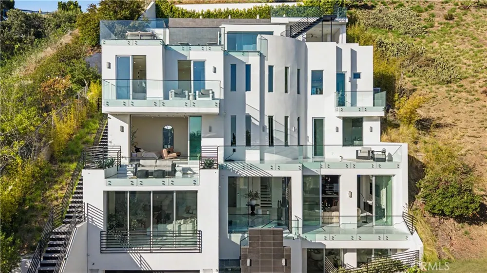 9459 Beverly Crest Beverly Hills, CA 90210