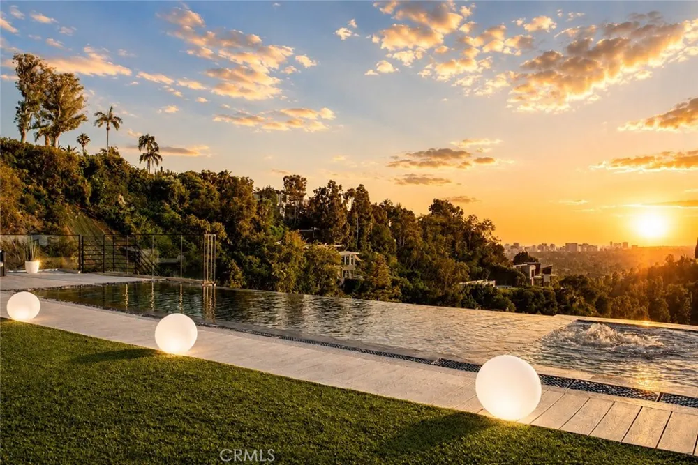 9459 Beverly Crest Beverly Hills, CA 90210