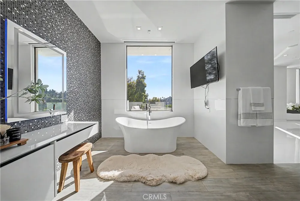 9459 Beverly Crest Beverly Hills, CA 90210