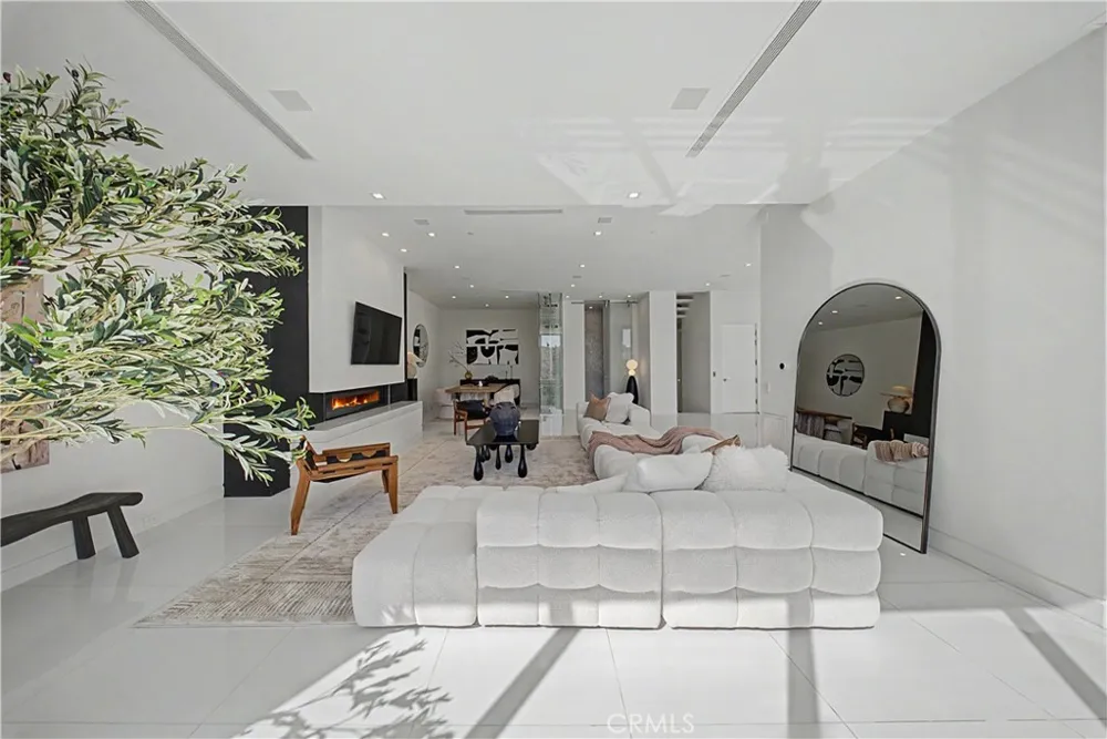 9459 Beverly Crest Beverly Hills, CA 90210