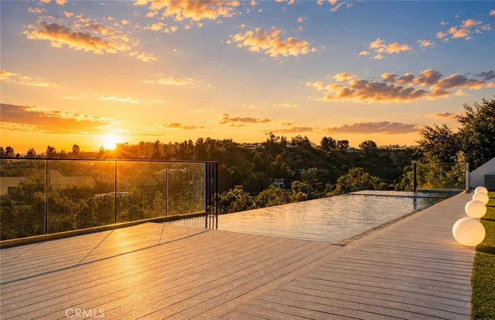 9459 Beverly Crest Beverly Hills, CA 90210