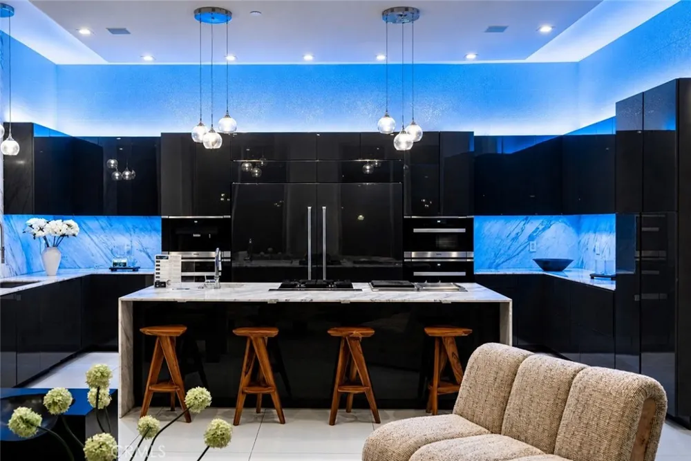 9459 Beverly Crest Beverly Hills, CA 90210