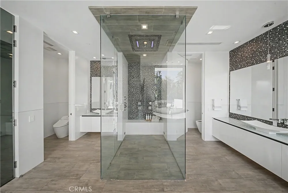 9459 Beverly Crest Beverly Hills, CA 90210