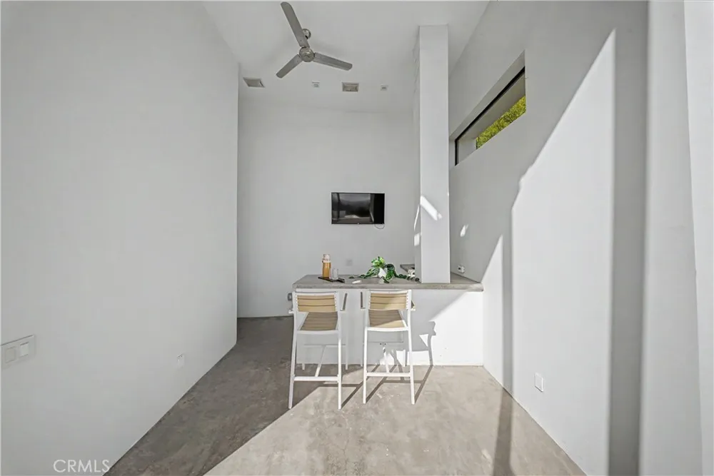 9459 Beverly Crest Beverly Hills, CA 90210
