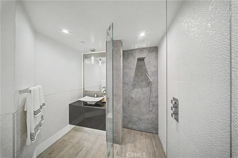 9459 Beverly Crest Beverly Hills, CA 90210