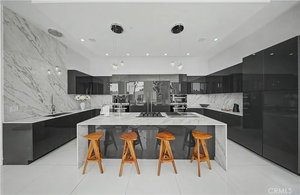9459 Beverly Crest Beverly Hills, CA 90210