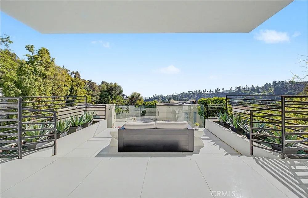 9459 Beverly Crest Beverly Hills, CA 90210