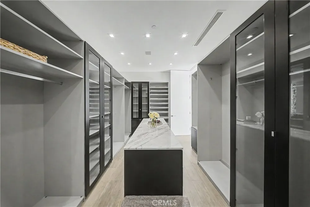 9459 Beverly Crest Beverly Hills, CA 90210