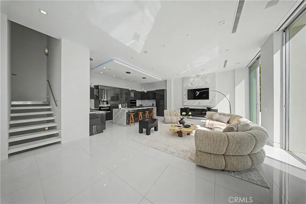 9459 Beverly Crest Beverly Hills, CA 90210