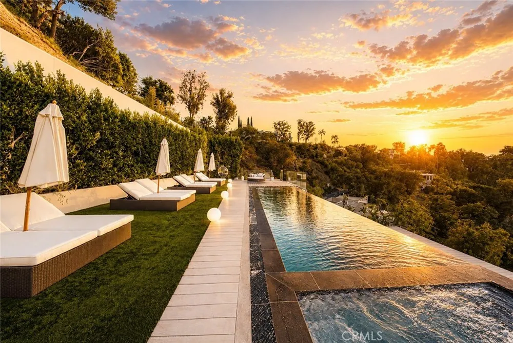 9459 Beverly Crest Beverly Hills, CA 90210