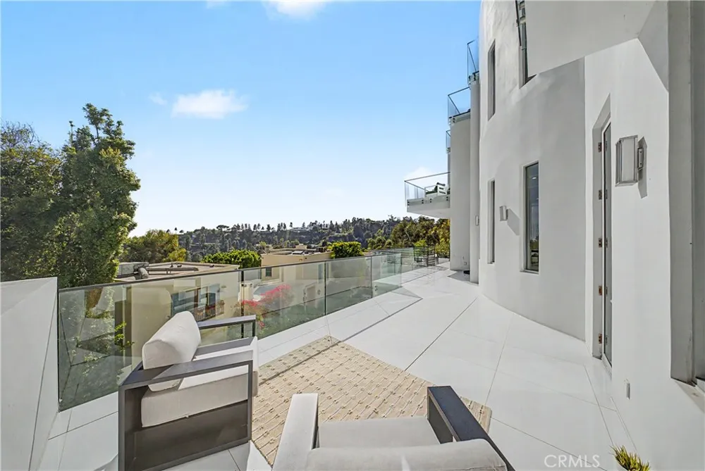 9459 Beverly Crest Beverly Hills, CA 90210