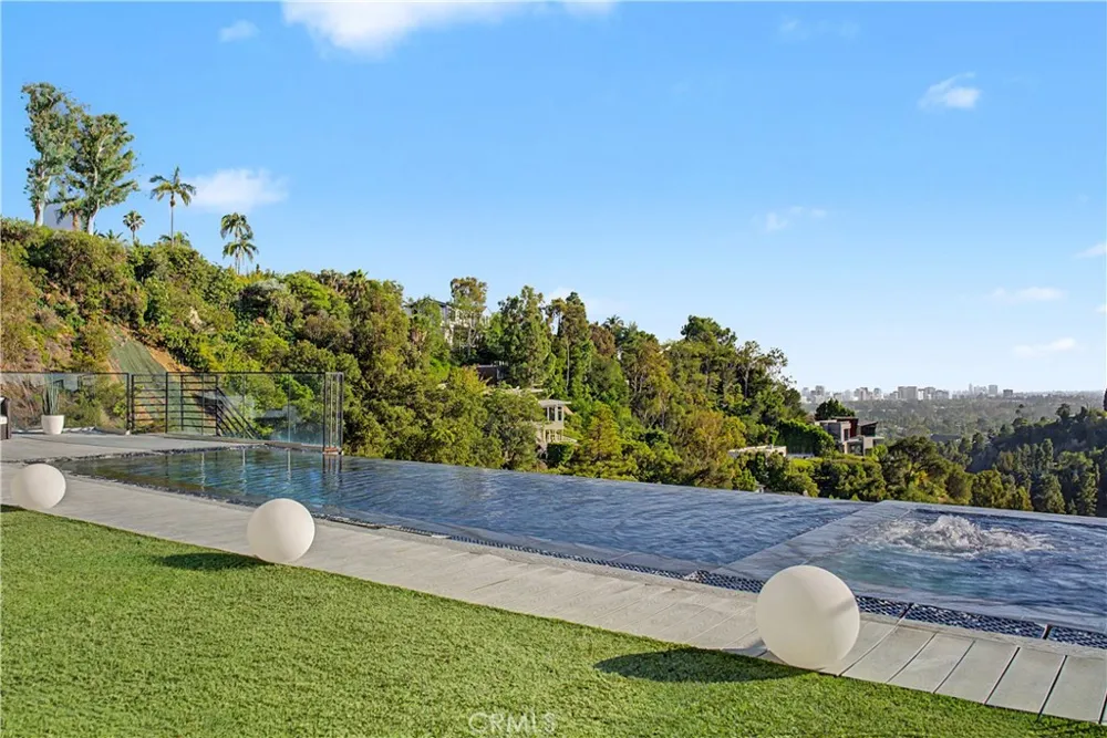 9459 Beverly Crest Beverly Hills, CA 90210