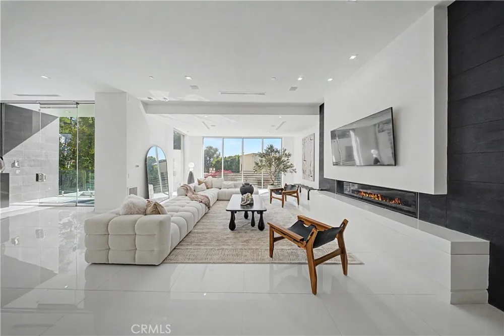 9459 Beverly Crest Beverly Hills, CA 90210