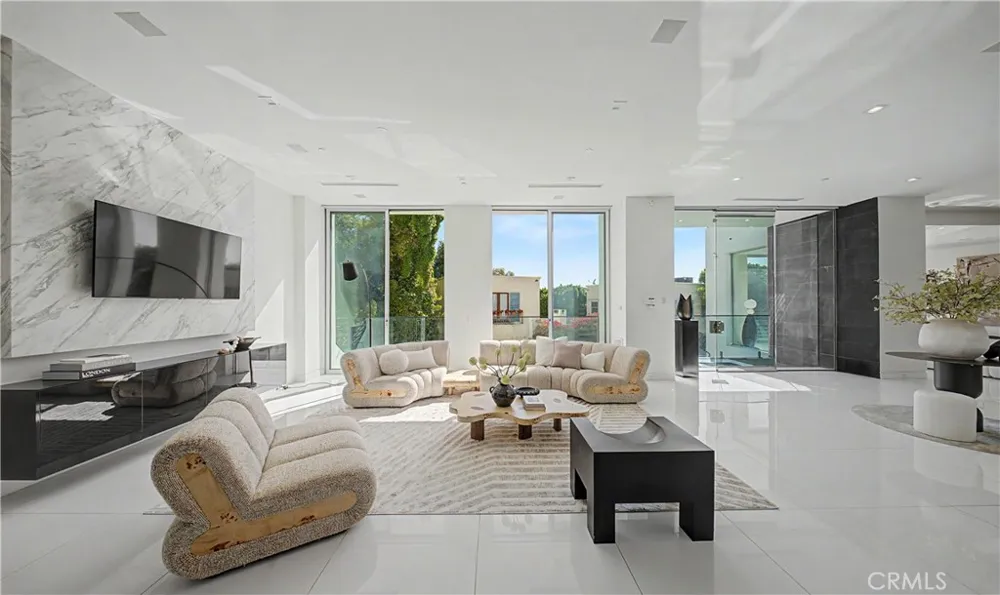 9459 Beverly Crest Beverly Hills, CA 90210