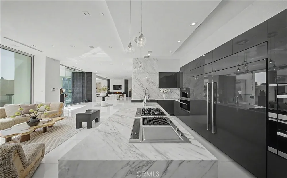 9459 Beverly Crest Beverly Hills, CA 90210