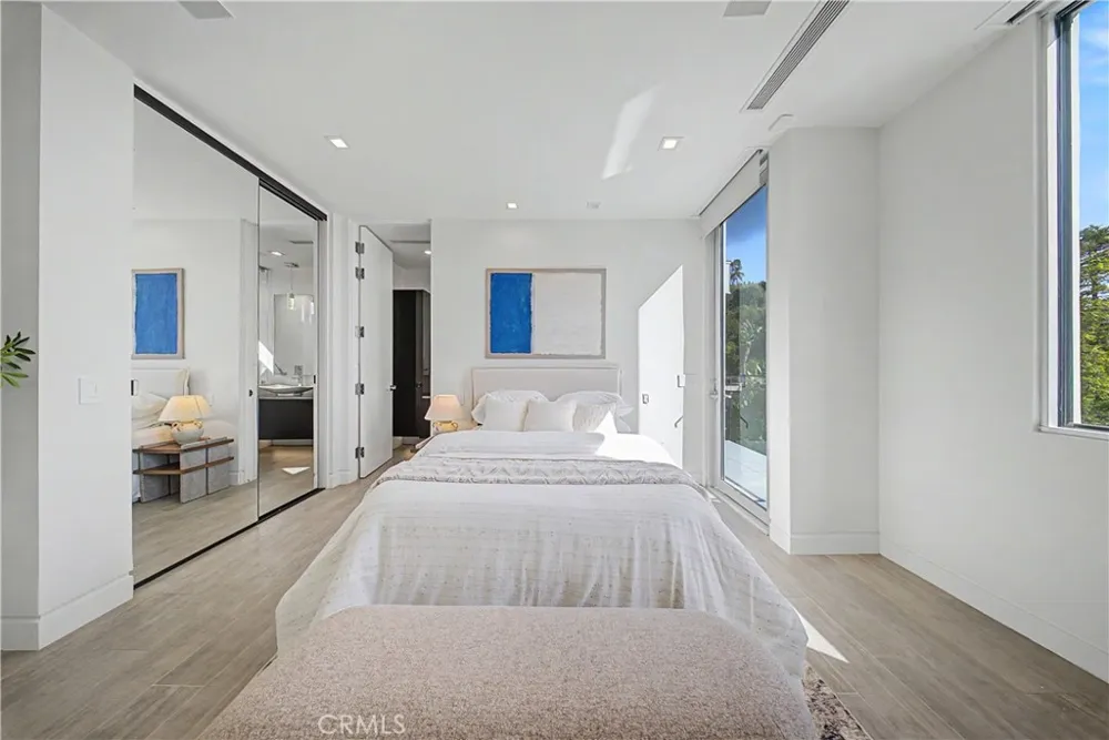 9459 Beverly Crest Beverly Hills, CA 90210
