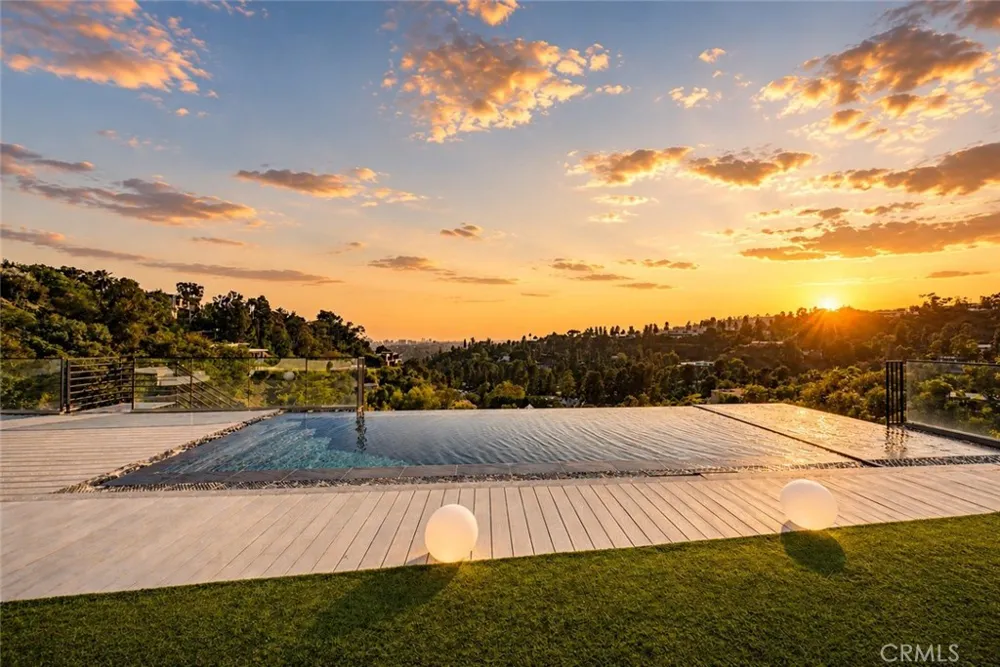 9459 Beverly Crest Beverly Hills, CA 90210