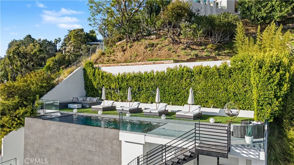 9459 Beverly Crest Beverly Hills, CA 90210