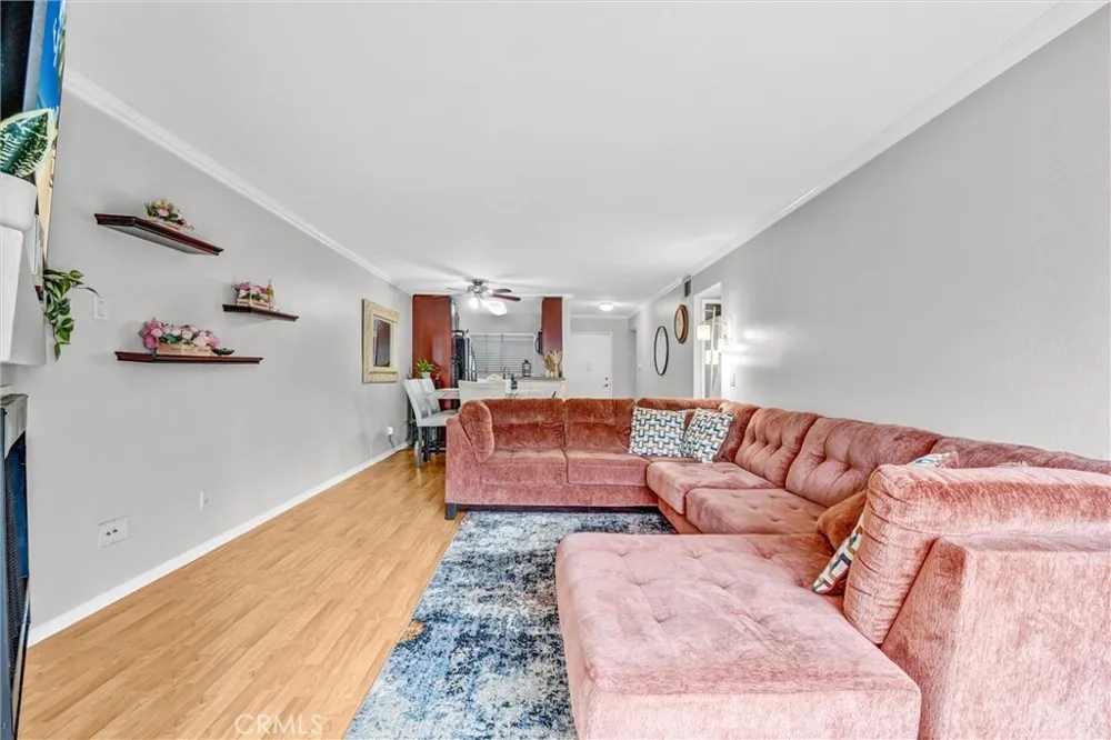 5500 Owensmouth Ave #122 Woodland Hills, CA 91367