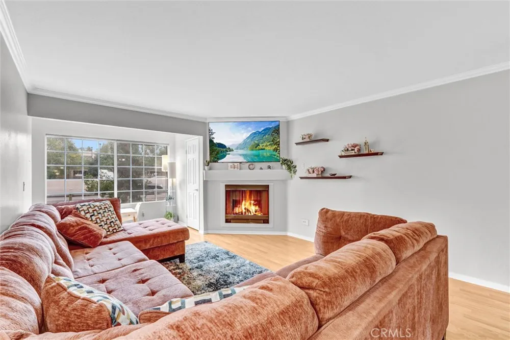5500 Owensmouth Ave #122 Woodland Hills, CA 91367