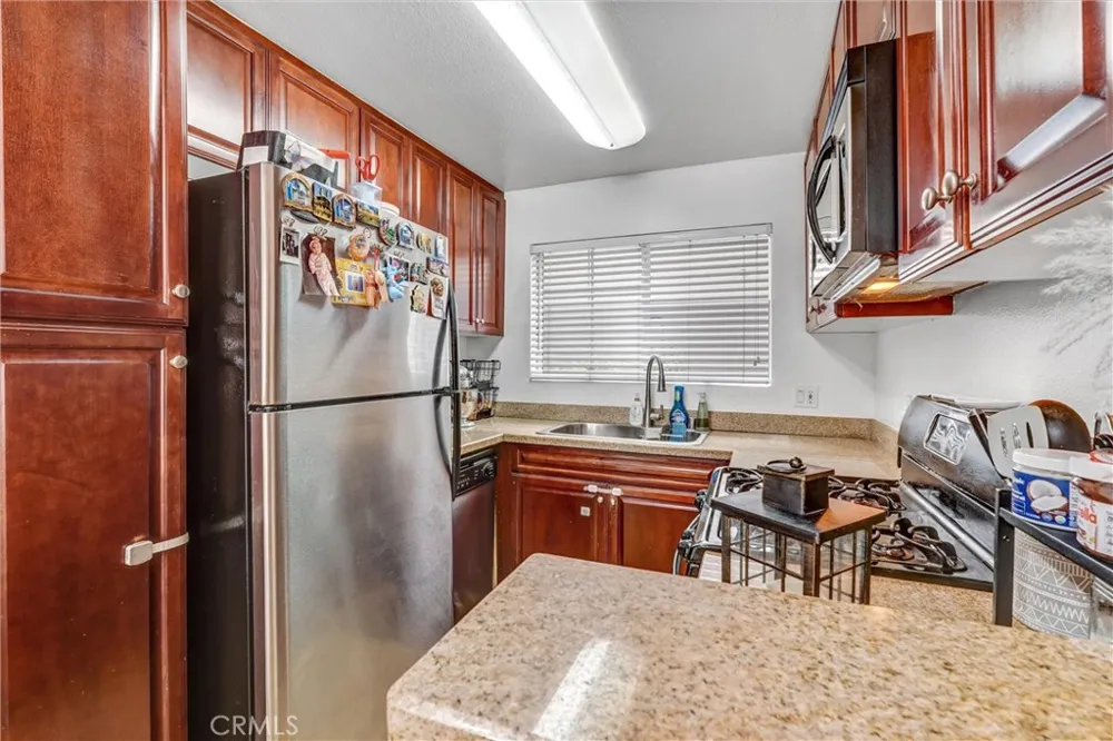 5500 Owensmouth Ave #122 Woodland Hills, CA 91367