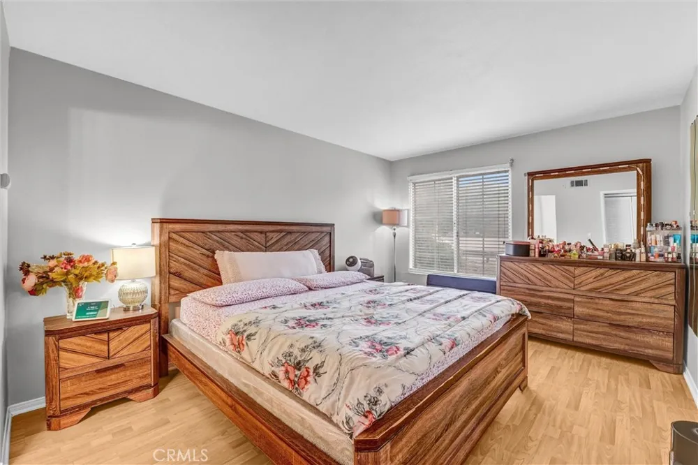 5500 Owensmouth Ave #122 Woodland Hills, CA 91367