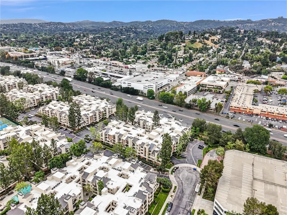 5500 Owensmouth Ave #122 Woodland Hills, CA 91367
