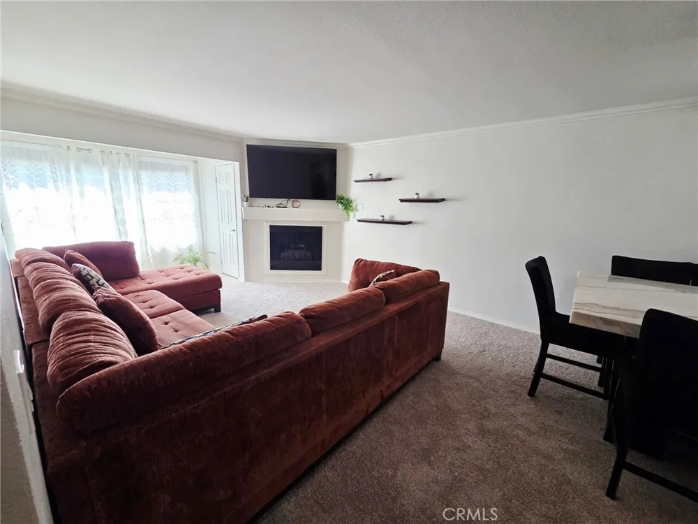 5500 Owensmouth Ave #122 Woodland Hills, CA 91367