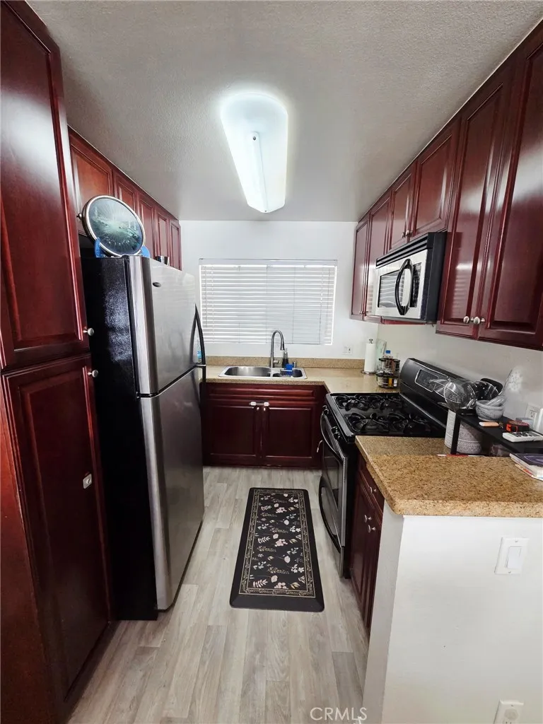 5500 Owensmouth Ave #122 Woodland Hills, CA 91367