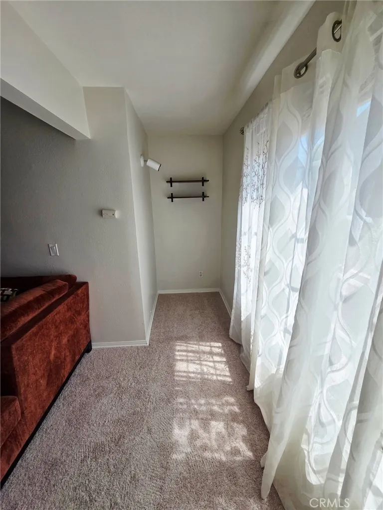 5500 Owensmouth Ave #122 Woodland Hills, CA 91367