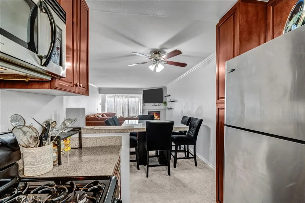 5500 Owensmouth Ave #122 Woodland Hills, CA 91367