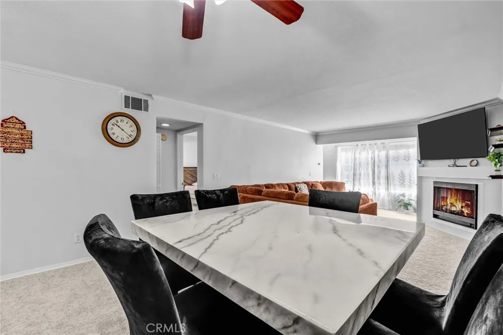 5500 Owensmouth Ave #122 Woodland Hills, CA 91367