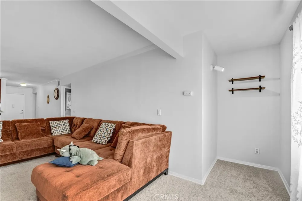 5500 Owensmouth Ave #122 Woodland Hills, CA 91367