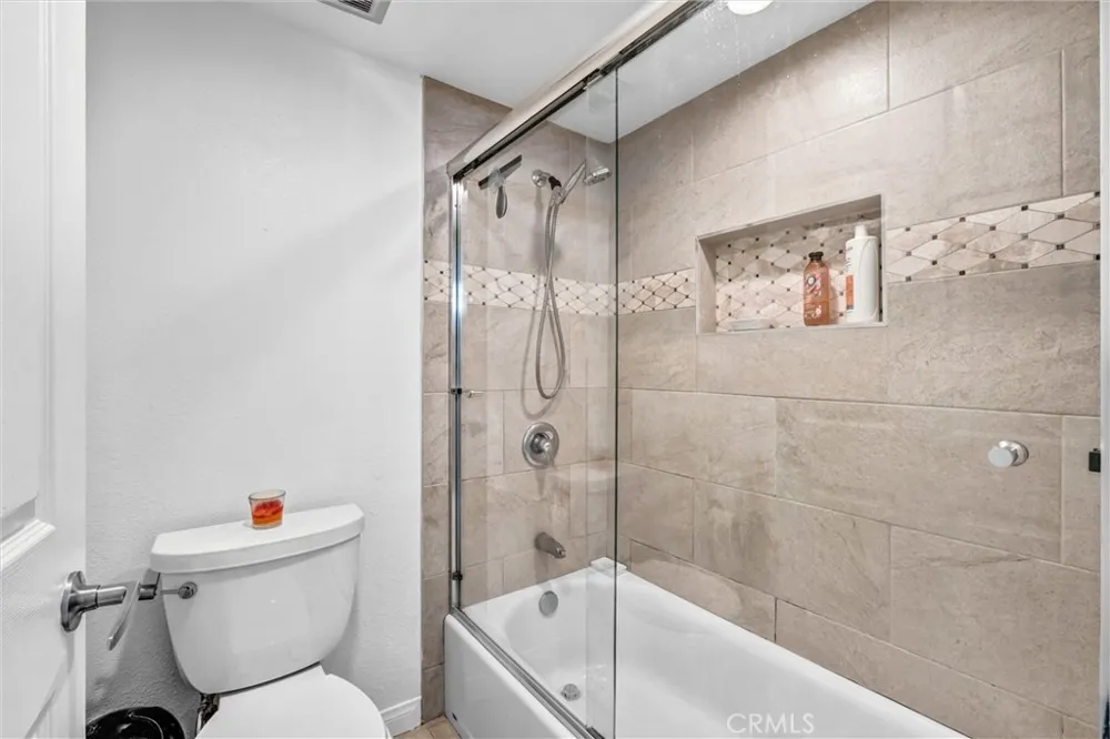 5500 Owensmouth Ave #122 Woodland Hills, CA 91367