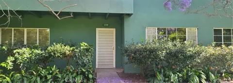 5148 Village Green