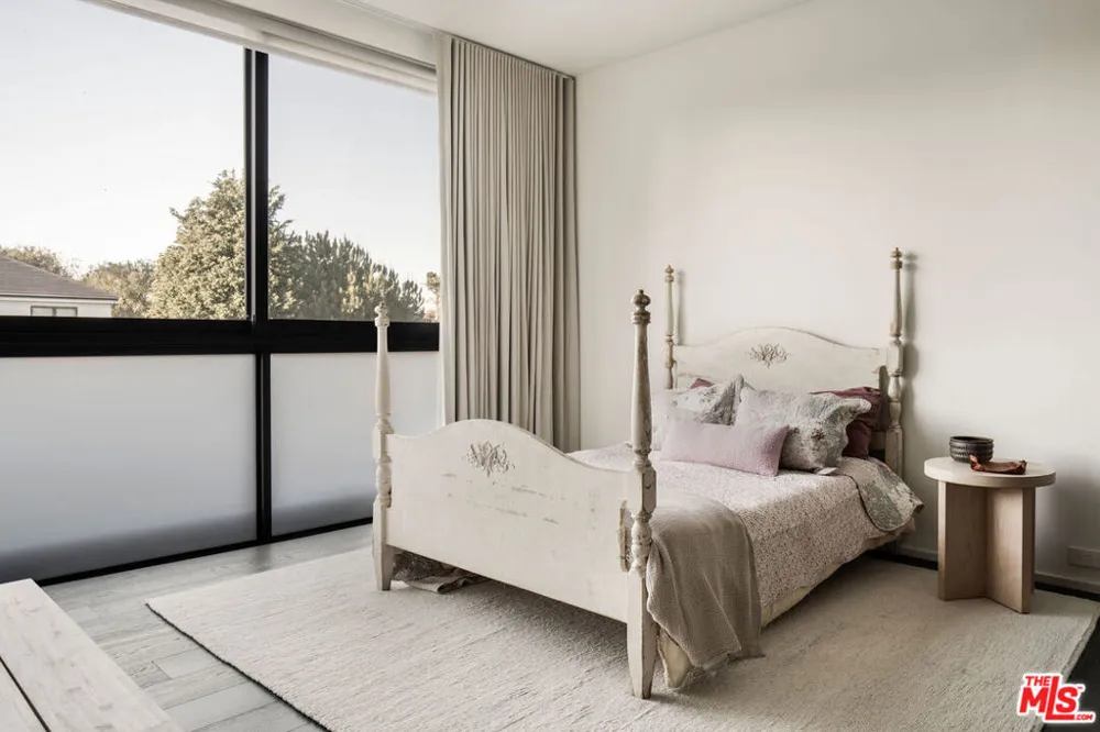 2013 Louella Avenue Venice, CA 90291