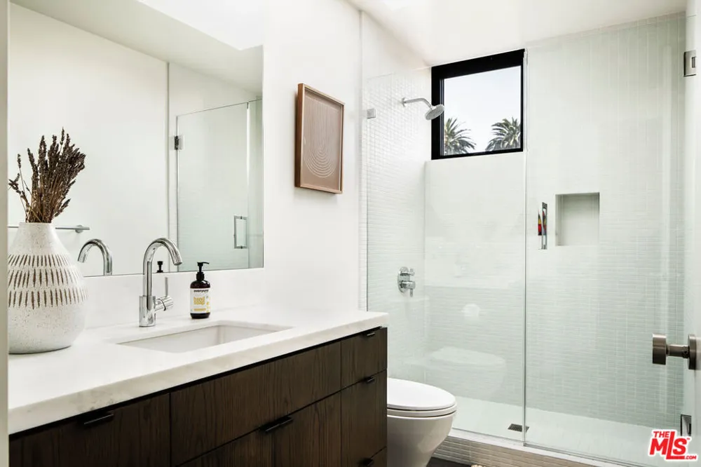2013 Louella Avenue Venice, CA 90291