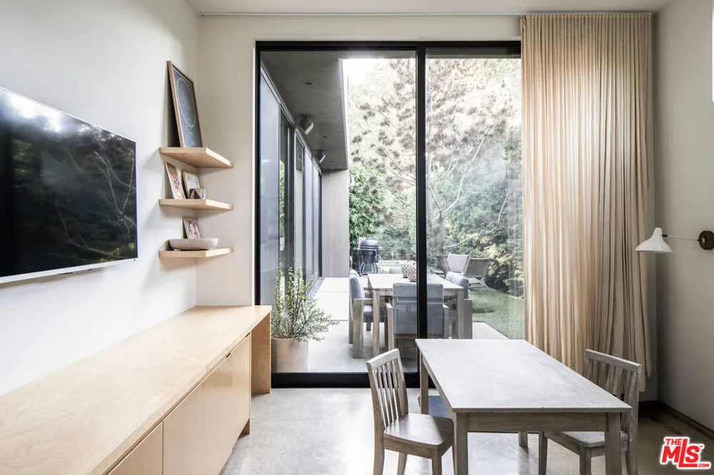 2013 Louella Avenue Venice, CA 90291
