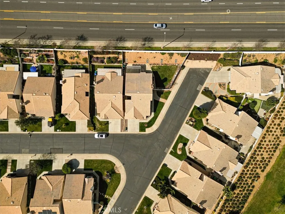 625 S Shinecock Banning, CA 92220