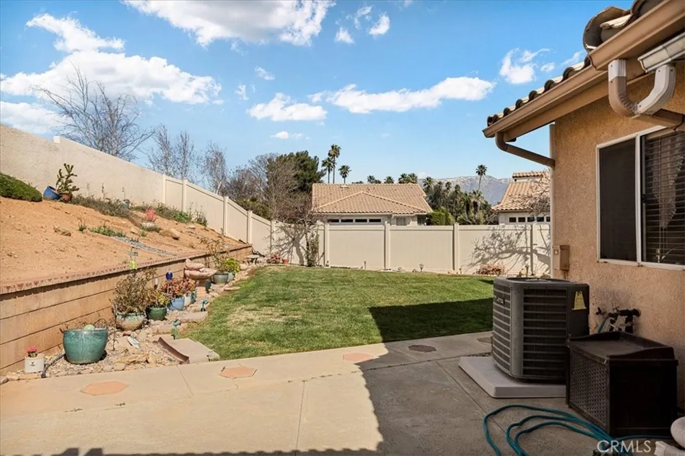 625 S Shinecock Banning, CA 92220